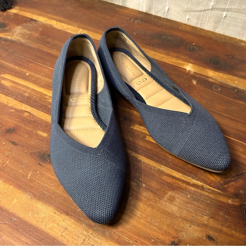 NWOT Kelly & Katie Navy Jayde Knit Flats with Support Womens Size 6